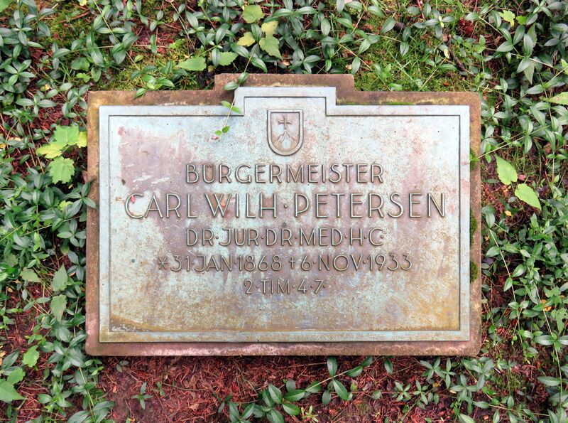 ملف:Grabanlage BürgermeisterPetersen HamburgOhlsdorf6.jpg