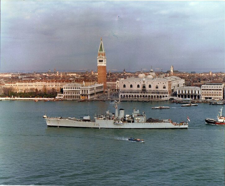 ملف:HMS Berwick F115.jpg