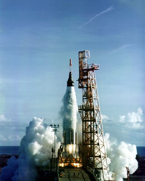 ملف:Mercury-Atlas 8 launch.jpg