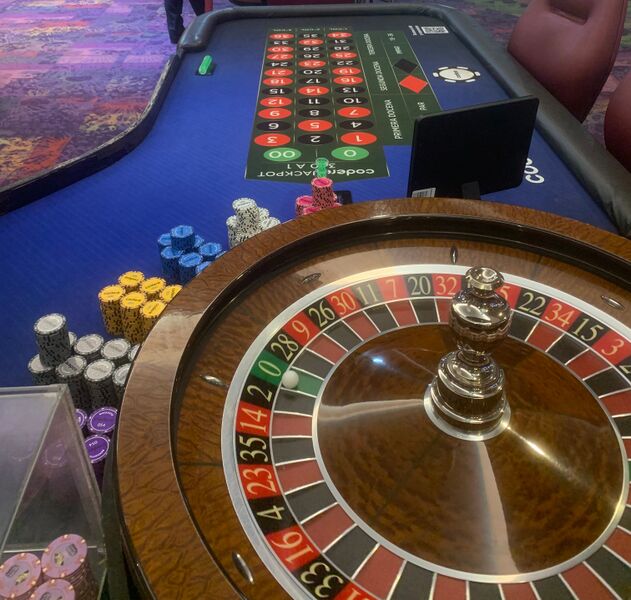 ملف:Mesa-de-ruleta-casino-ciudad-de-mexico25-04-2023.jpg