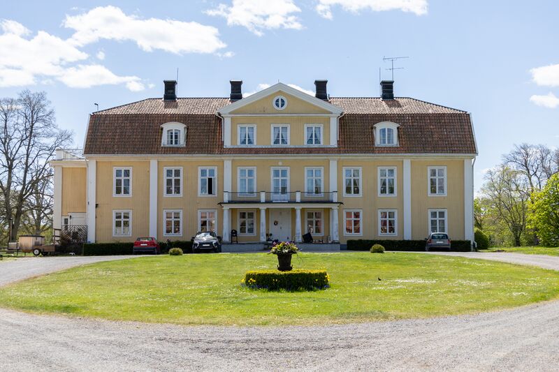 ملف:Värnanäs herrgård maj 2022.jpg