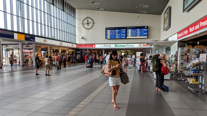 ملف:Wuerzburg Hauptbahnhof.jpg