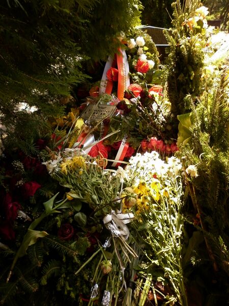 ملف:Yoshiho Umeda grób.JPG