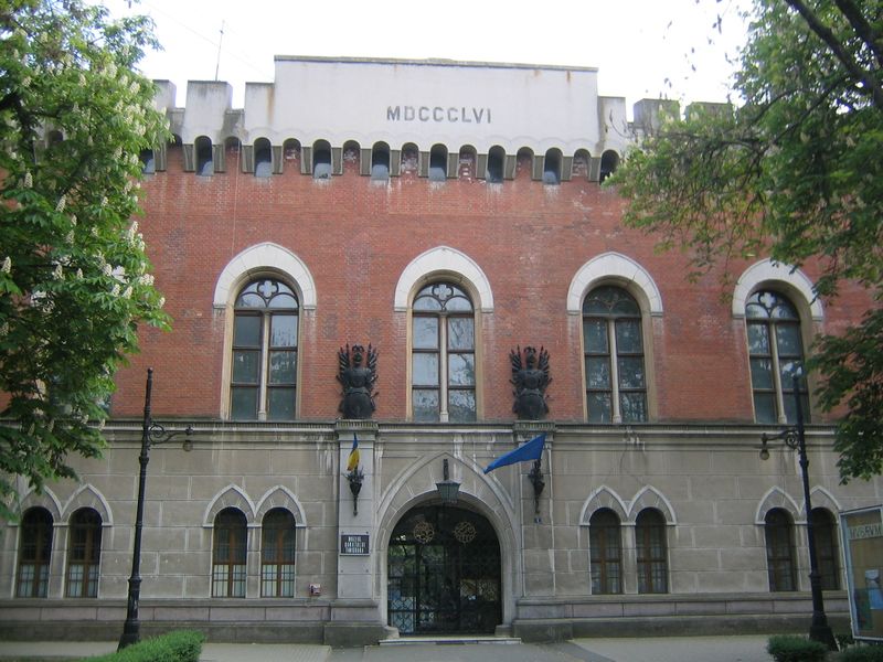 ملف:CastelulHuniade1.jpg