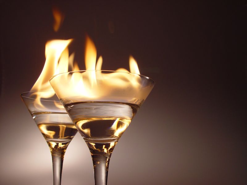 ملف:Flaming cocktails.jpg