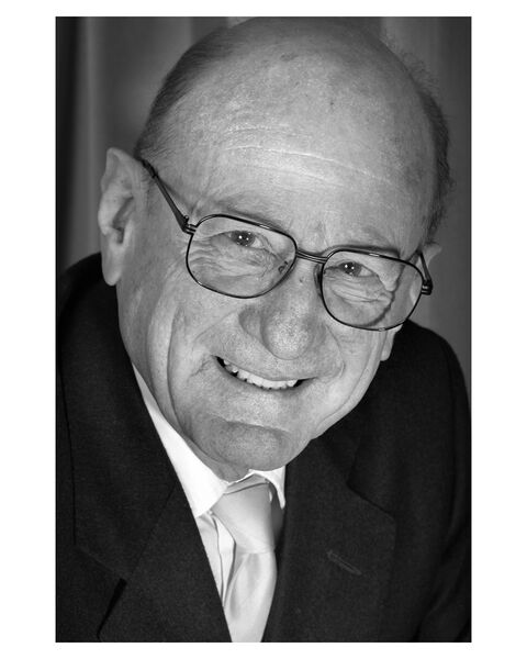 ملف:Frederick treves cambridge jones.jpg