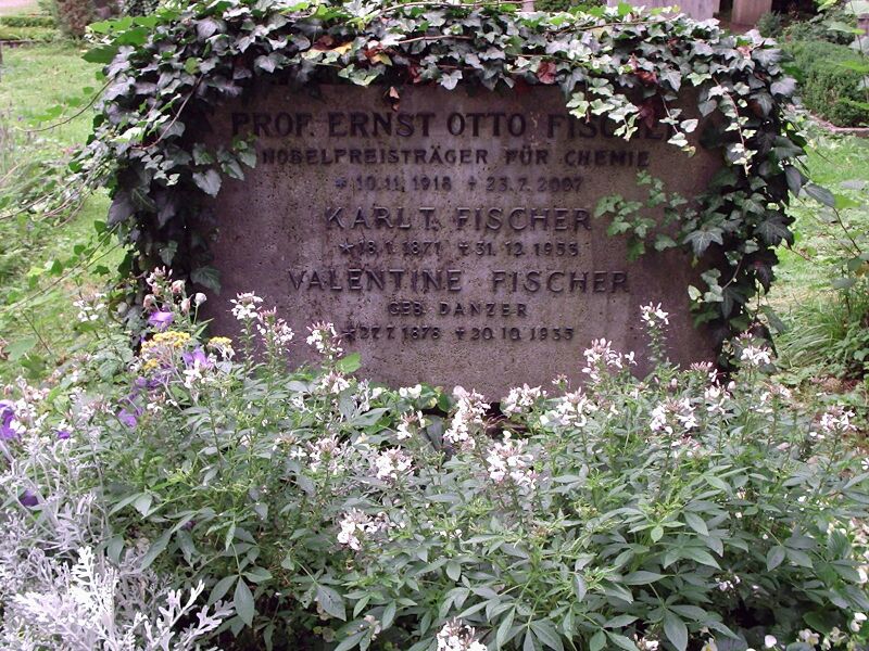 ملف:Grabstaette Ernst Otto Fischer.jpg