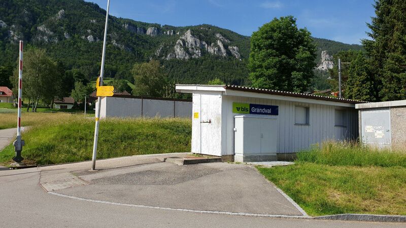 ملف:Grandval railway station.jpg