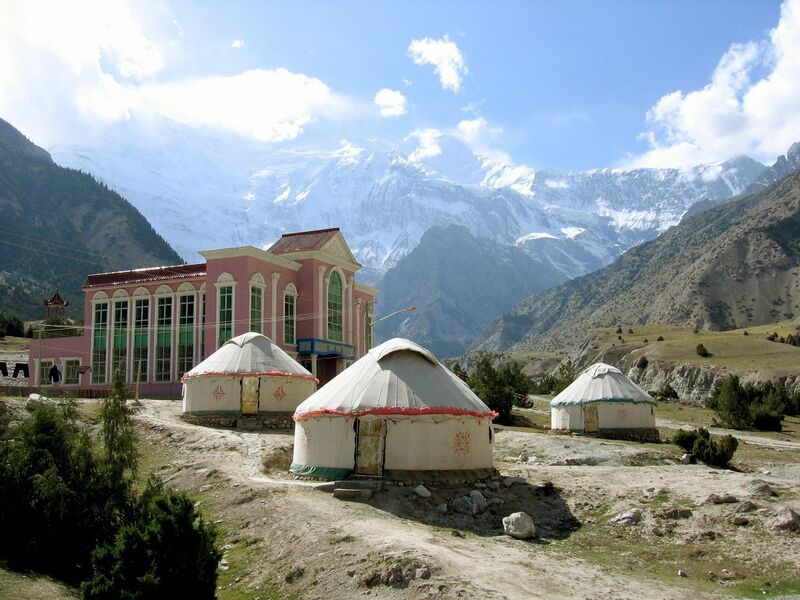 ملف:Karakorum-oytak-hotel-d01.jpg