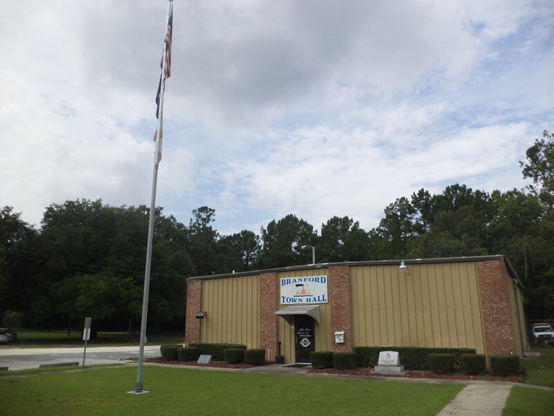 ملف:Branford Town Hall.JPG