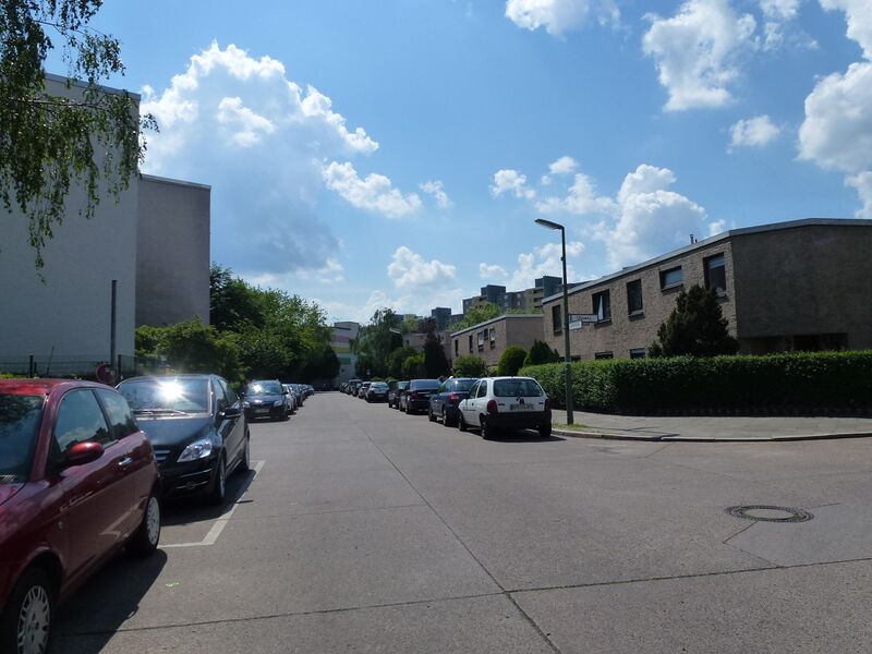 ملف:Buckow Zadekstraße.JPG