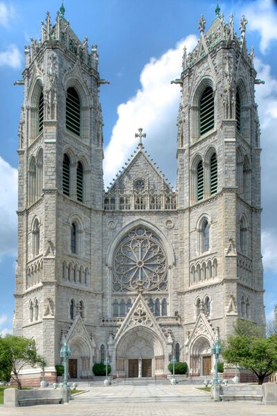 ملف:Facade of Sacred Heart Cathedral, Newark.jpg