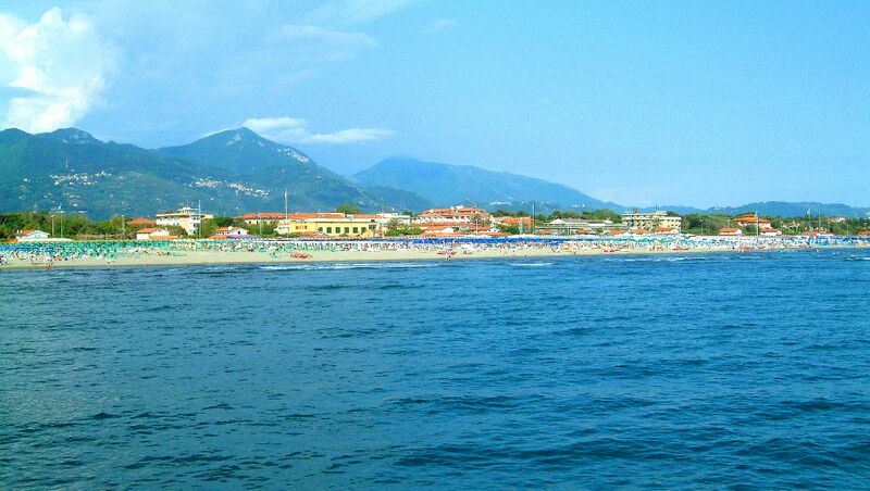 ملف:Forte dei marmi.jpg