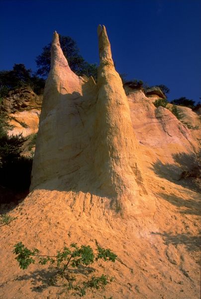 ملف:OcherQuarry Rustrel.jpg