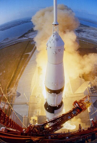 ملف:Apollo 6 launch.jpg