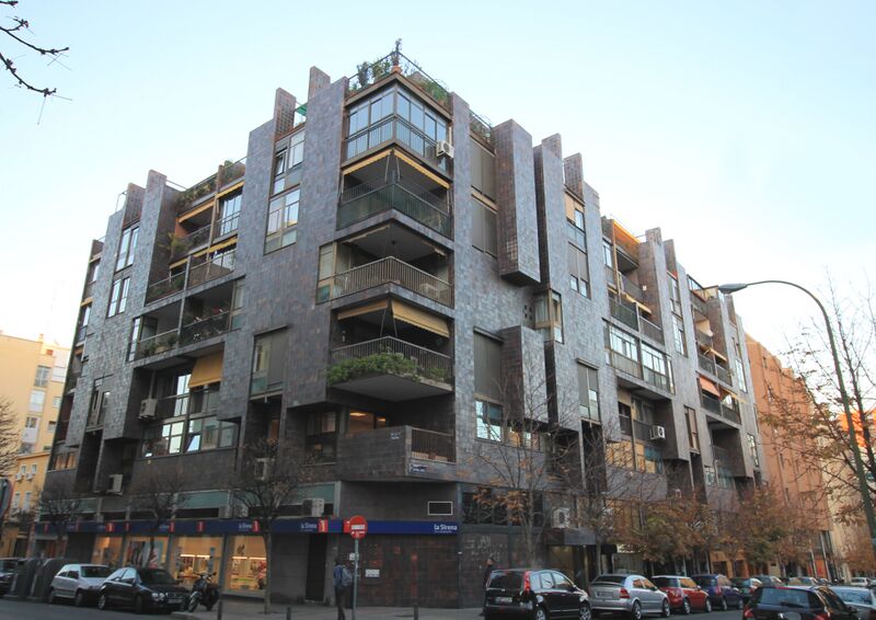 ملف:Ponzano 68 (Madrid) 01.jpg