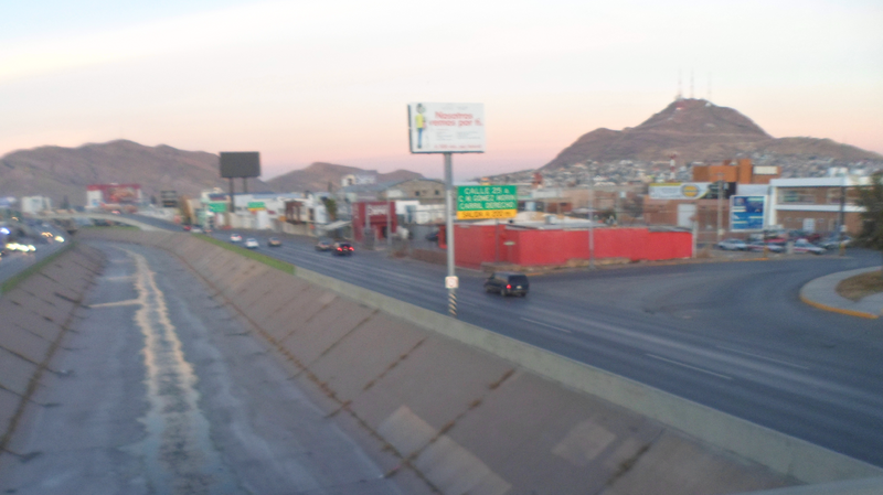 ملف:Río Chuvíscar puente.png