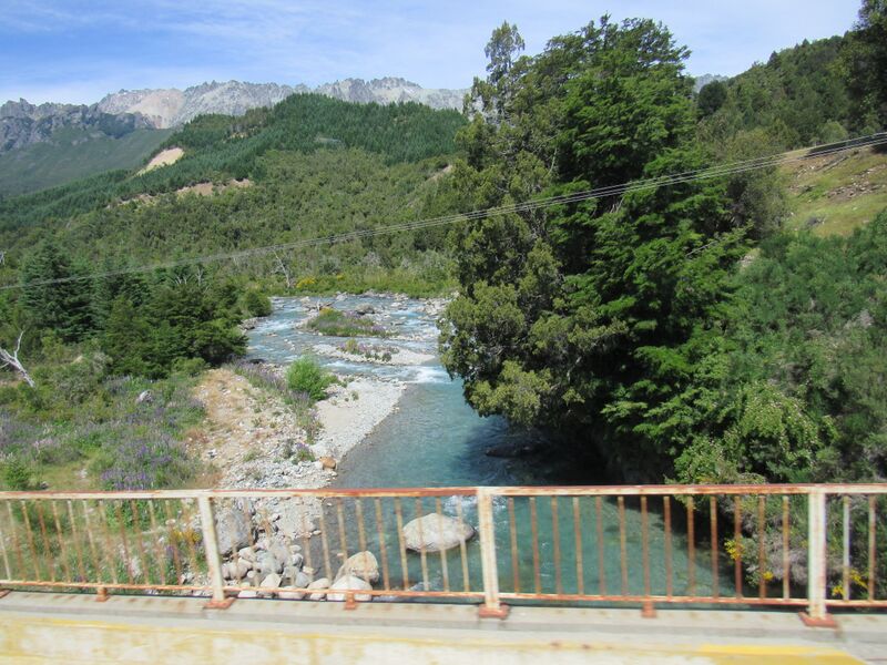 ملف:Río Foyel.jpg