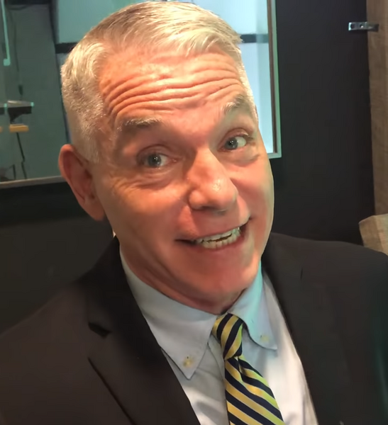 ملف:VoiceoverPete.png