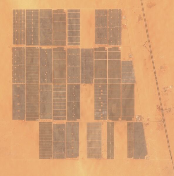 ملف:Benban Solar Park.jpg