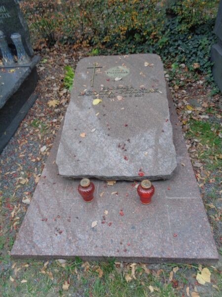 ملف:Antoni Pszoniak grób.jpg