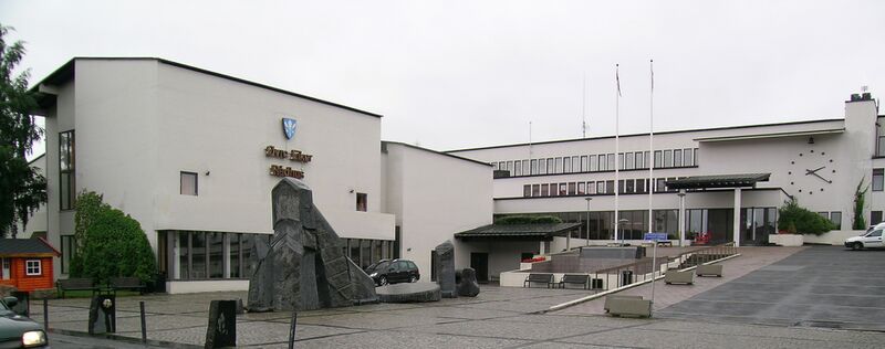ملف:Ovre Eiker council offices.jpg