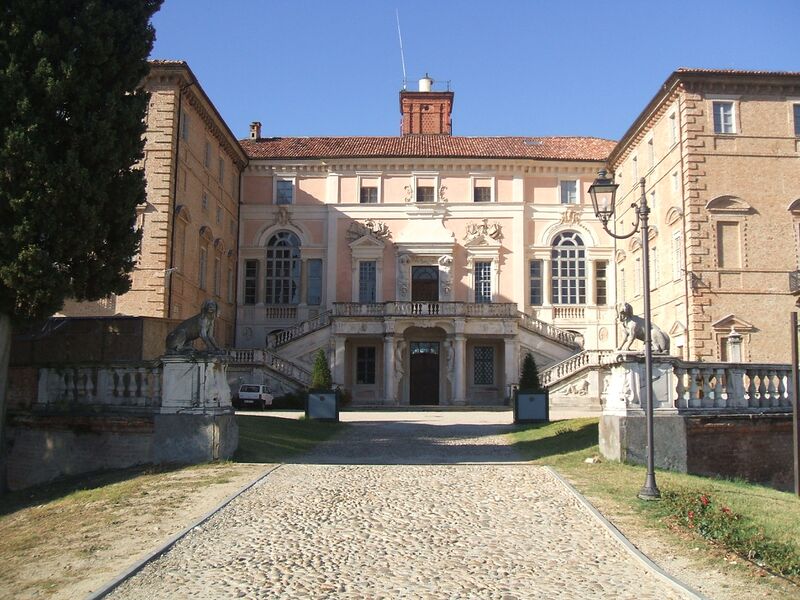 ملف:Castellogovone2.JPG