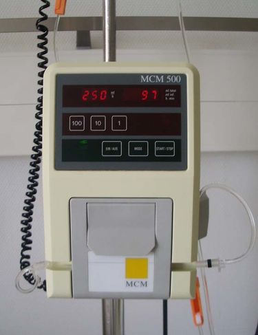���� �������� 375px-Infusionspumpe.JPG