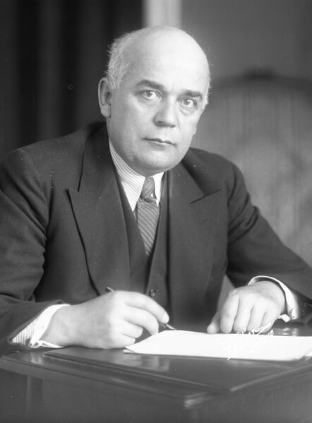 ملف:Léon-Nicole - Copy.jpg