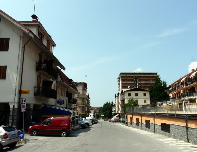 ملف:San Giacomo (Roburent)-centro6.jpg