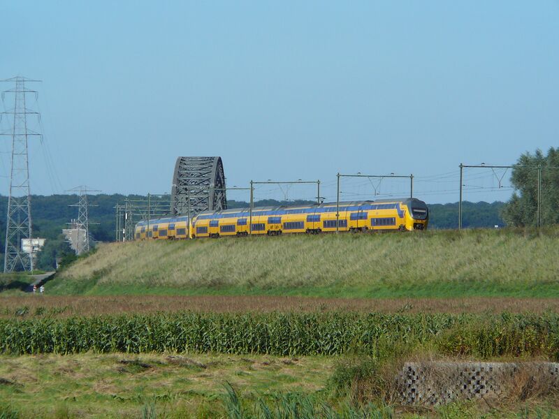 ملف:VIRM Rijnbrug Oosterbeek.JPG