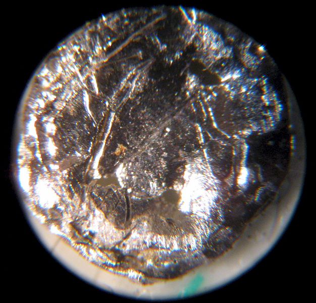 ملف:Americium microscope.jpg