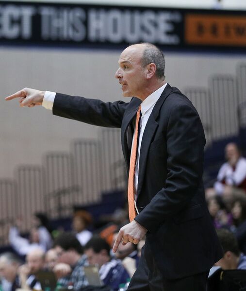 ملف:Coach Kevin McMillan.jpeg