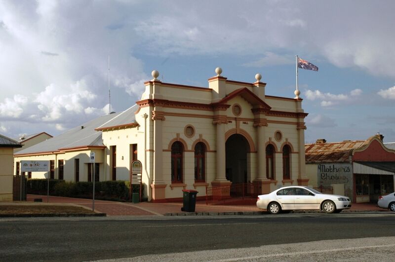 ملف:Molong Town Hall.jpg