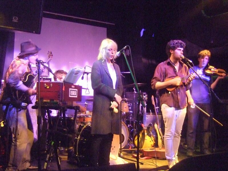 ملف:Noah and the Whale.jpg