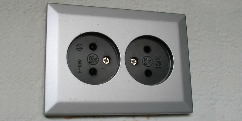 ملف:Stopcontact-modified.jpg