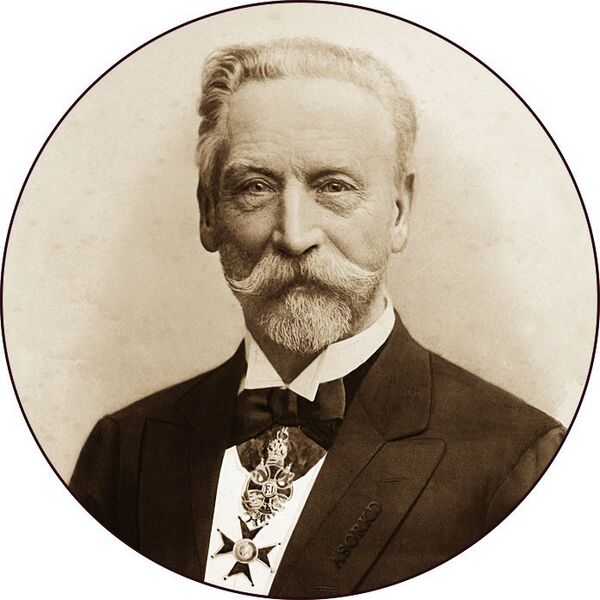 ملف:Heinrich von Mattoni.jpg