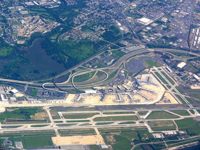 ملف:Philadelphia International Airport.jpg