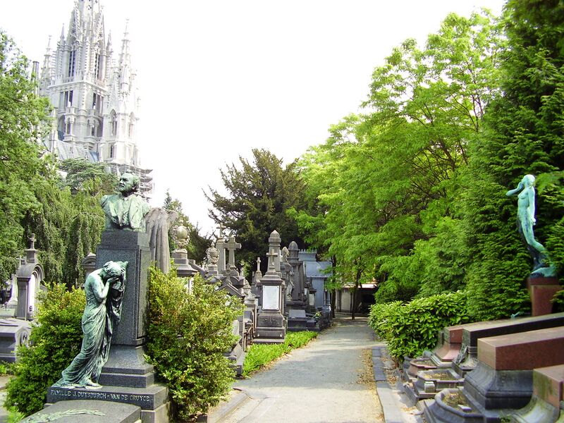 ملف:Cimetière de Laeken 01.JPG