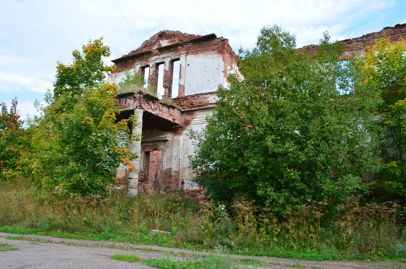 ملف:Fasad dachi Samoilovoi.JPG