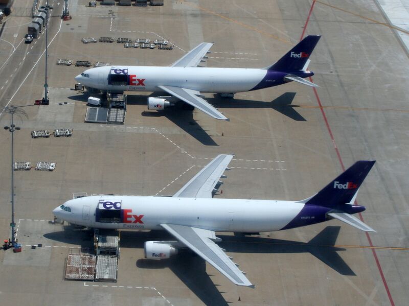 ملف:Fedex at Memphis.jpg