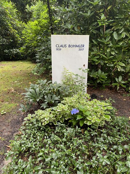 ملف:Grabstätte Claus Böhmler.jpg