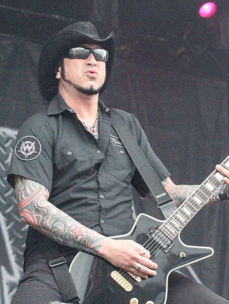 ملف:Hellyeah-1 (cropped).jpg