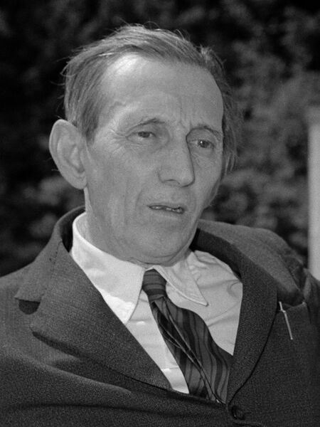 ملف:Walter Mehring (1964).jpg