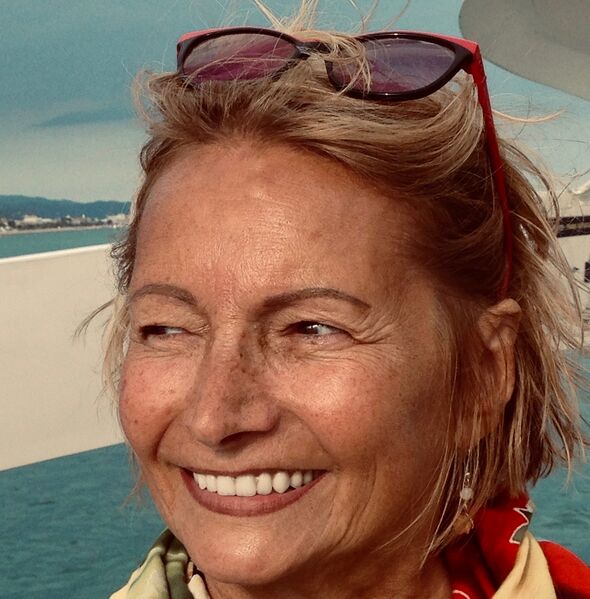 ملف:Doutreligne louise.jpg