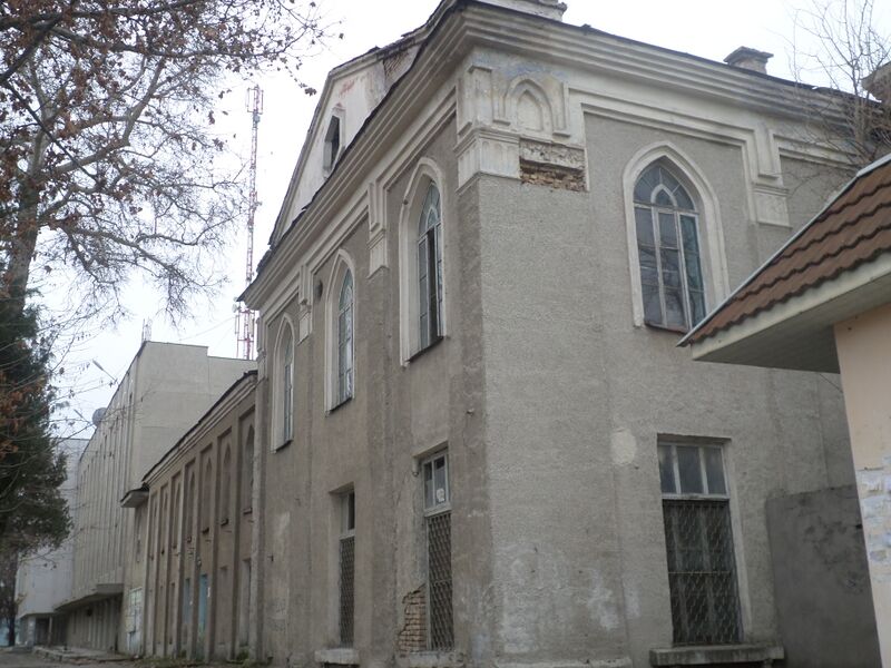 ملف:Factory in Yangiyol.JPG