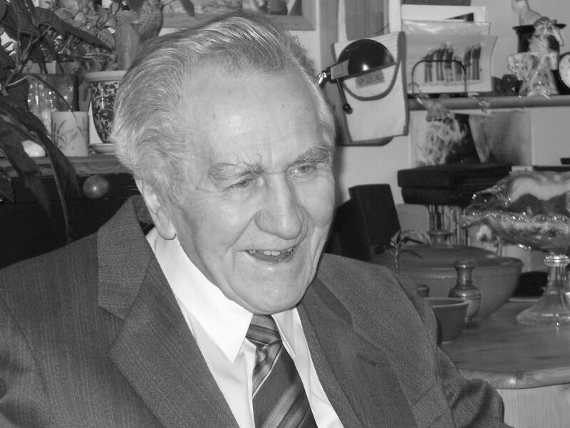 ملف:František Hoffmann 09-02-22 02.jpg