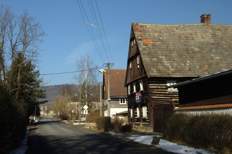 ملف:Habřina, hlavní silnice.jpg