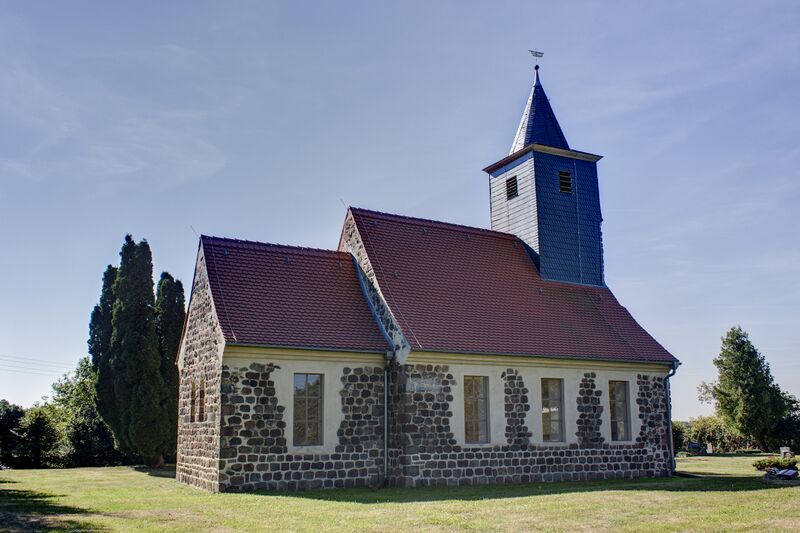 ملف:Kirche in Berkau.jpg