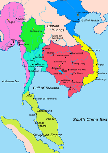 The main Champa kingdom before 1306 (yellow) lay along the coast of present-day southern Vietnam. To the north (blue) lay Đại Việt; to the west (red), the Khmer Empire .